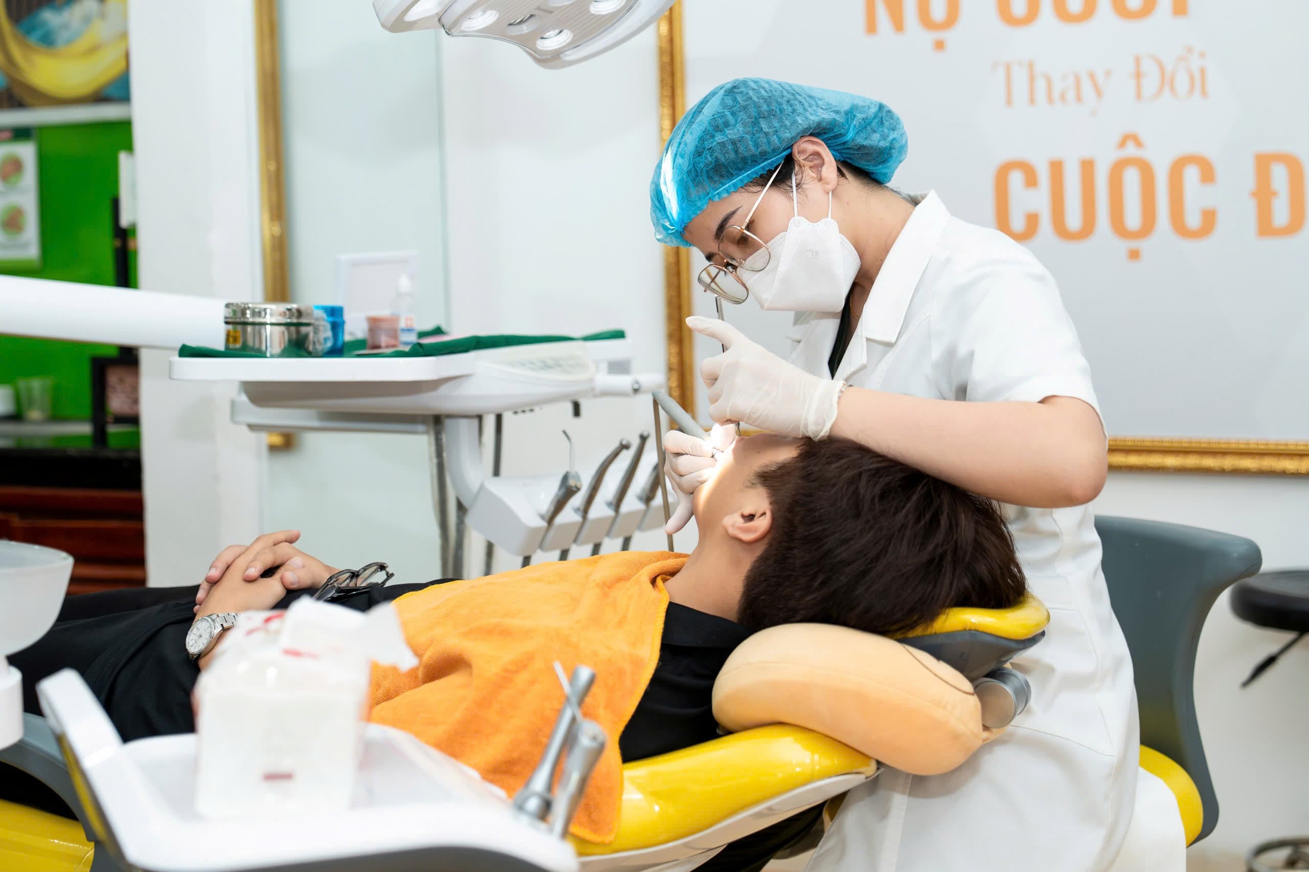 Đèn phẫu thuật nha khoa